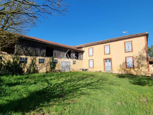 Corps de ferme &agrave; r&eacute;nover sur 47 ha Sud-Est du GERS