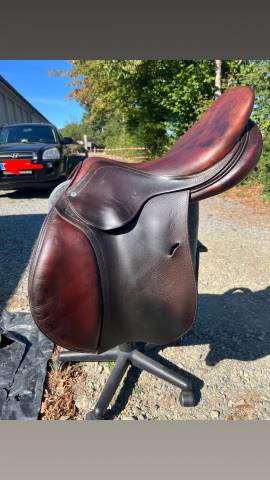 Selle Antar&egrave;s 17 pouce 