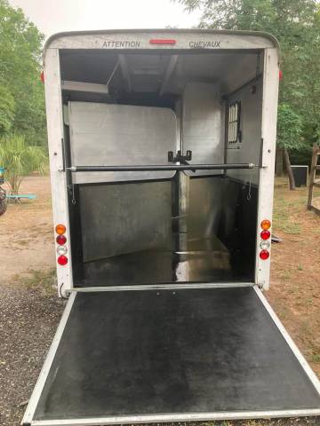 Van Cheval Libert&eacute; Optimax Living 3 chevaux &ndash; &Eacute;tat proc