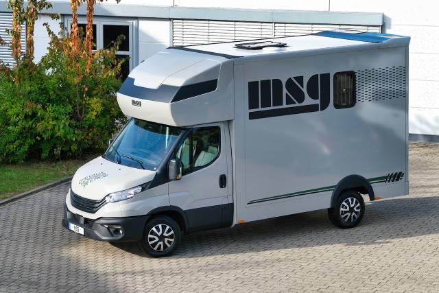IVECO DAILY 35S210 HI-MATIC MSG STALLION LIGHT