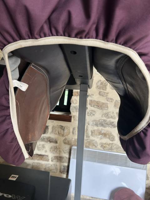 Selle Rebelle mod&egrave;le R10 