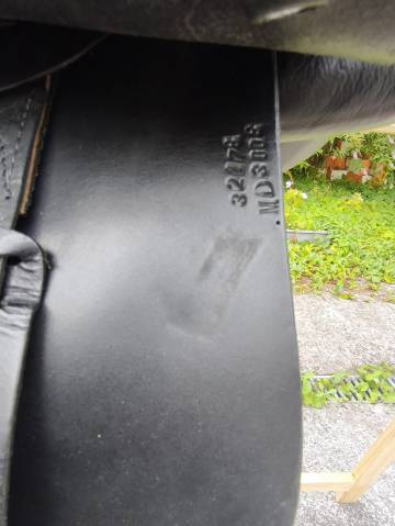 Selle Massimo &ndash; 17,5 pouces &ndash; Arcade &eacute;troite &ndash; Garrot d