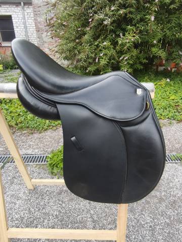 Selle Massimo &ndash; 17,5 pouces &ndash; Arcade &eacute;troite &ndash; Garrot d