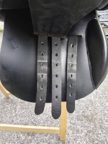 Selle Massimo &ndash; 17,5 pouces &ndash; Arcade &eacute;troite &ndash; Garrot d