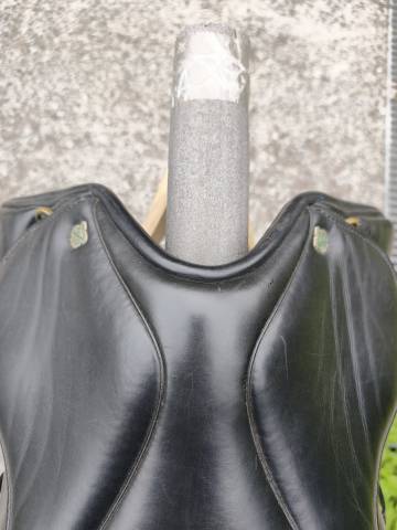 Selle Massimo &ndash; 17,5 pouces &ndash; Arcade &eacute;troite &ndash; Garrot d