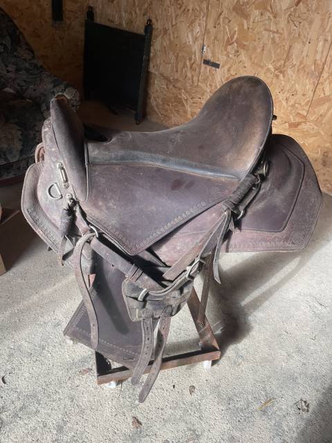 Selle randonn&eacute;e style western Fouganza Escape marron 