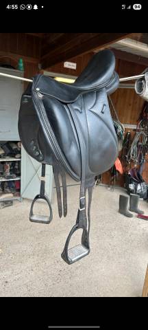 Selle DEVOUCOUX dressage 17,5