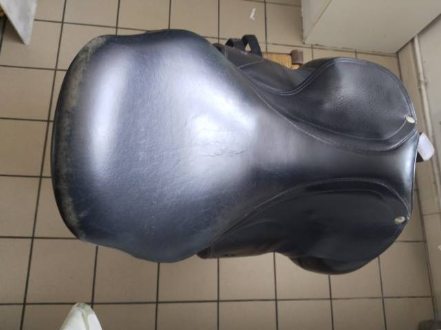 Selle de dressage Forestier taille 17'5