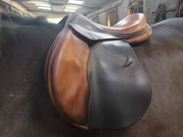 Selle devoucoux taille 17&rsquo;&acute;5 ann&eacute;e 2013