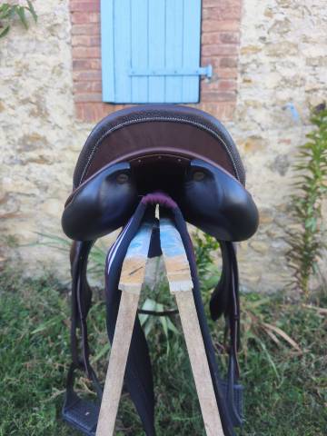 Selle forestier 16" &eacute;quip&eacute;e 