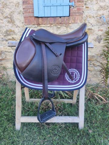 Selle forestier 16" &eacute;quip&eacute;e 