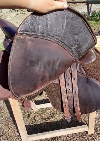 Selle Fouganza mixte avec arcades interchangeables 