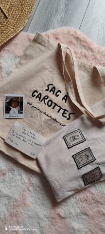 Ensemble Mut&eacute;moi - Tee-shirt  Le bonheur et sac &agrave; carottes