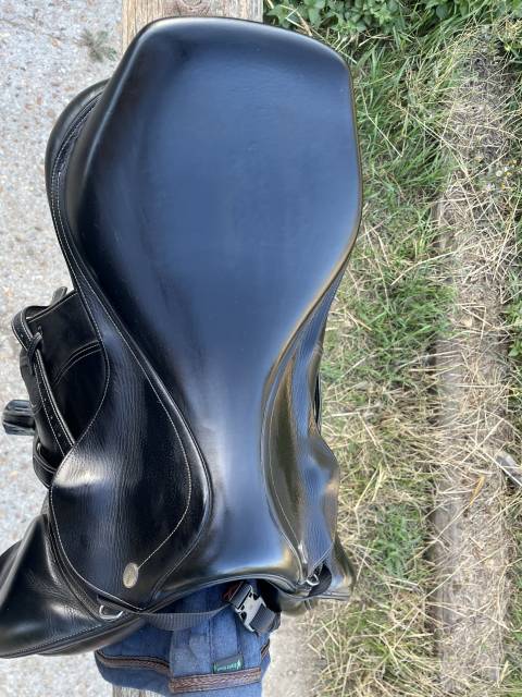 Selle Ikonic &Eacute;lite 18 pouces