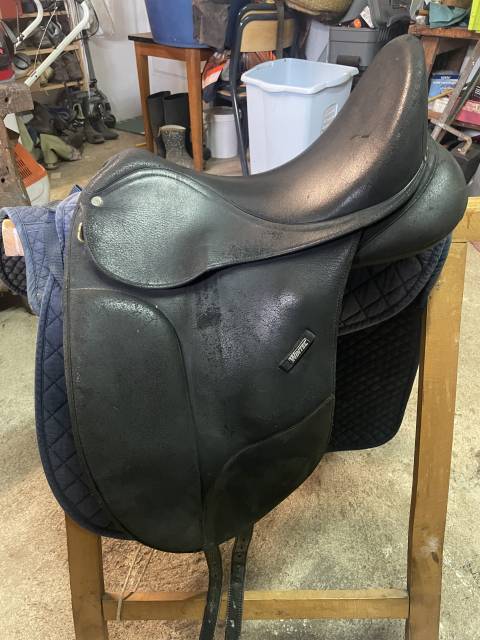 Selle de dressage wintec Isabelle wear 17,5