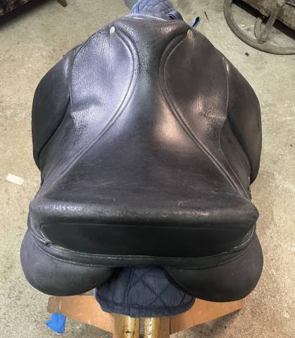 Selle de dressage wintec Isabelle wear 17,5