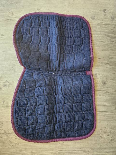 Tapis Equid&eacute;es prune