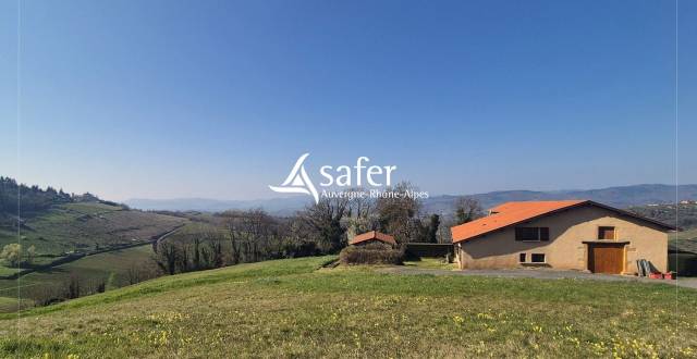 PROPRIETE AVEC DEUX HABITATIONS EN PIERRE - PIERRES DOREES