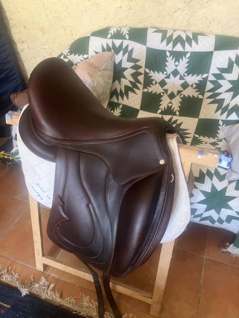Selle de dressage Antares