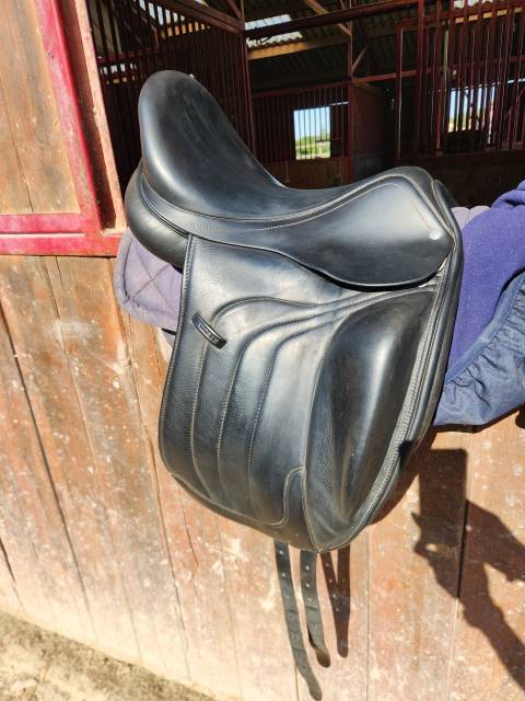 Selle Altair dressage 17.5