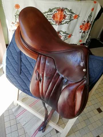 Selle BUTET 18 monoquartier type cross