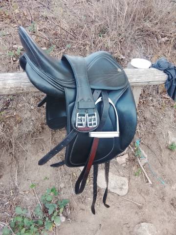 Selle de dressage Henri de Rivel 16,5"