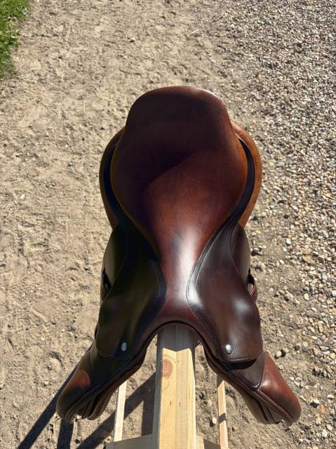 Selle Meyer 2013 Taille 17.5 pouces