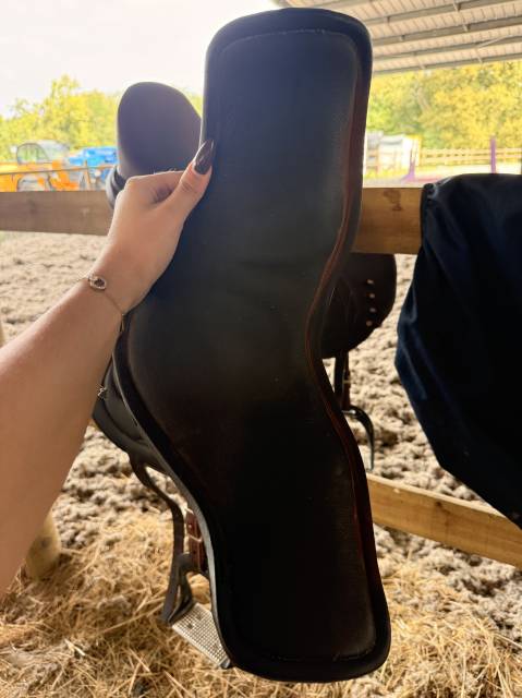 Selle de dressage Antar&egrave;s
