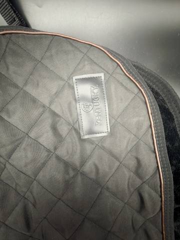 Couverture Kentucky Horsewear matelass&eacute;e noire