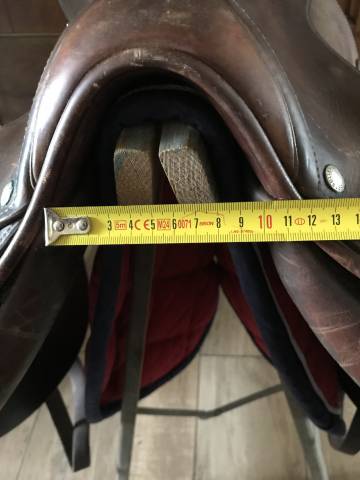 Selle Forestier avec sa housse de protection, &eacute;trivi&egrave;res Forestier et &eacute;triers