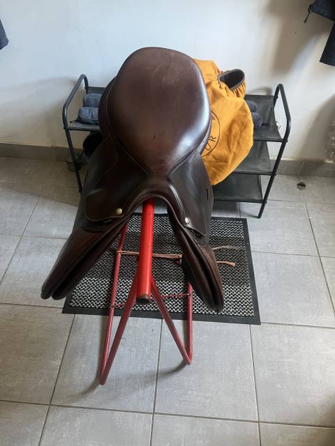 ? &Agrave; VENDRE &ndash; Selle BUTET 2023 &ndash; 17 pouces &ndash; Si&egrave;ge plat