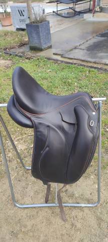 Selle dressage DEVOUCOUS MAKILA LAB E