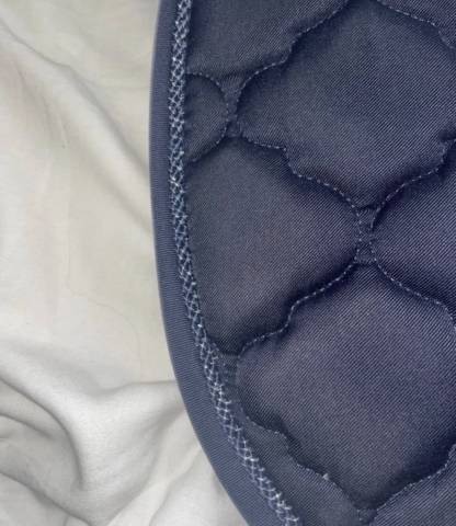 Tapis bleu marine 
