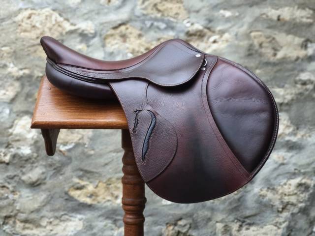 SELLE ANTARES CONNEXION 17&ldquo;