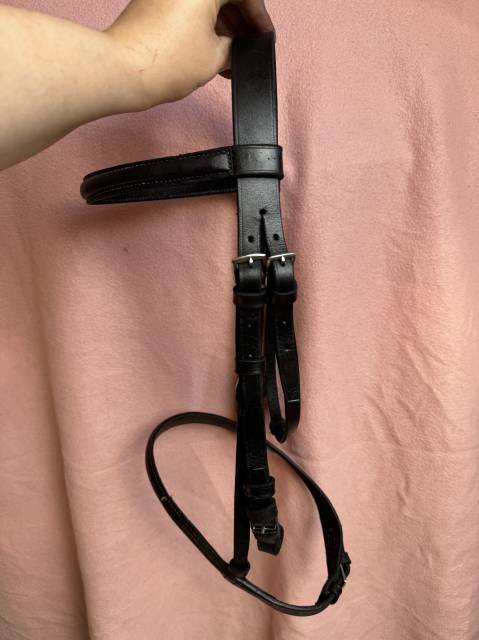 Ensemble bridon demi rond + r&ecirc;nes lisses T. Cob noir