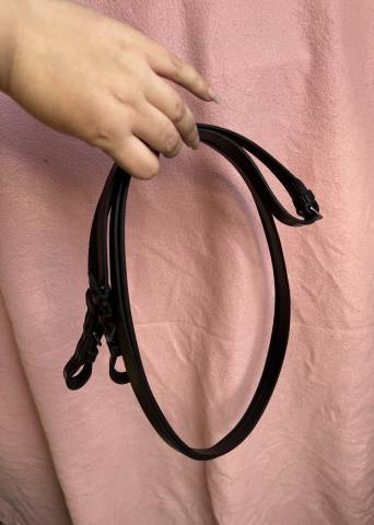 Ensemble bridon demi rond + r&ecirc;nes lisses T. Cob noir