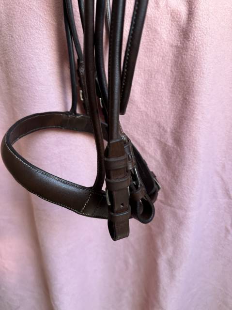 Bride cousu rond noisette T. Cheval