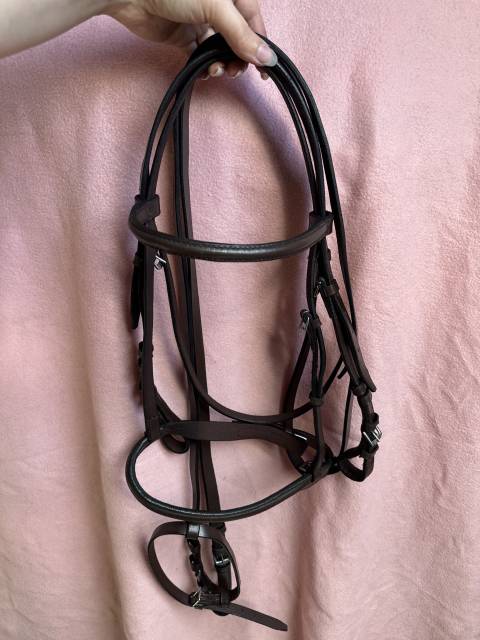 Ensemble bridon demi rond + r&ecirc;nes lisses T. Poney havan