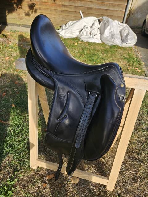Selle dressage Devoucoux 