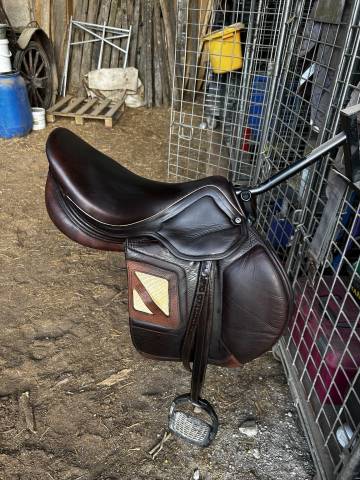 Selle CSO Okles Bianca 17,5 pouces, de 2018