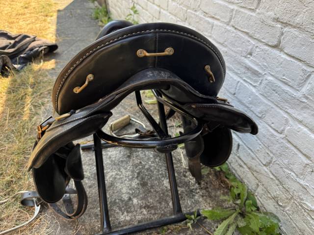 Selle de randonn&eacute;e cuir