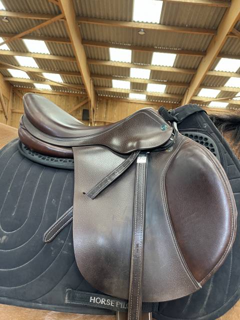 Selle prestige taille 17"