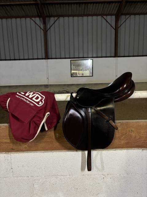 &Agrave; vendre selle CWD 