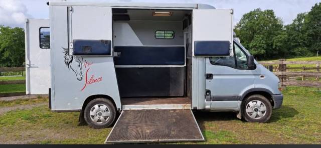 Camionnette Renault 2 chevaux 