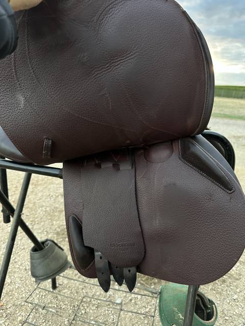 Selle d'obstacle Devoucoux Biarritz O 17,5" (2025) &mdash; Ex