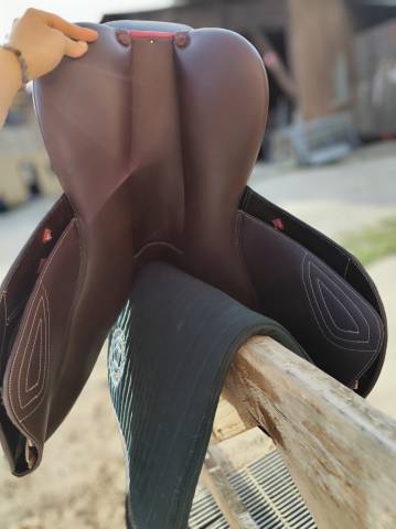 Selle Ikonic Light 17"