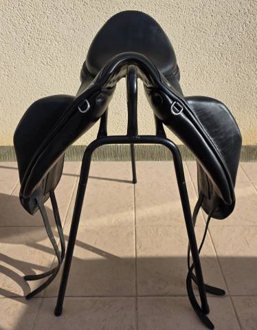 Selle de dressage Childeric DJO si&egrave;ge 17,5 