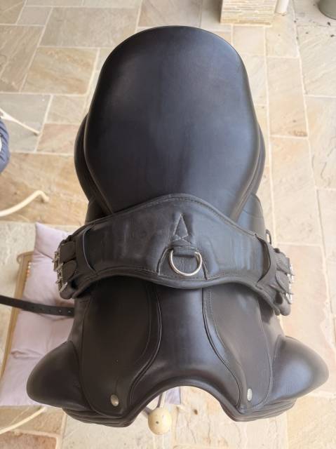 Selle de dressage Meyer 17 pouces