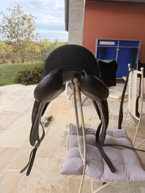 Selle de dressage Meyer 17 pouces