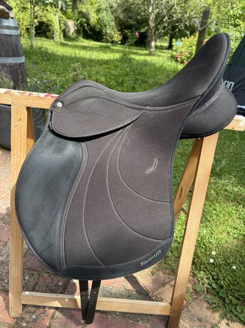 Selle WintecLite mixte 17 pouces avec housse